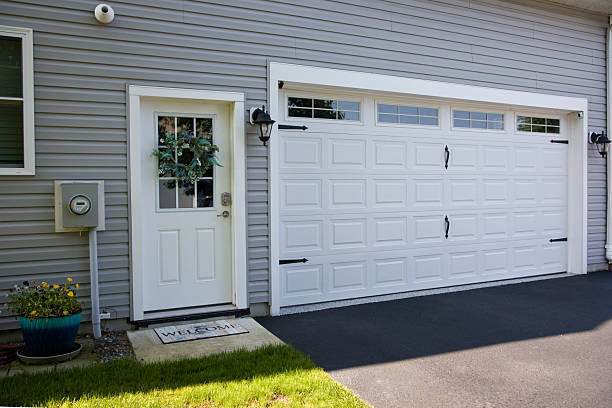 24/7 Emergency Garage Door Panel Replacement experts in Rhome, TX